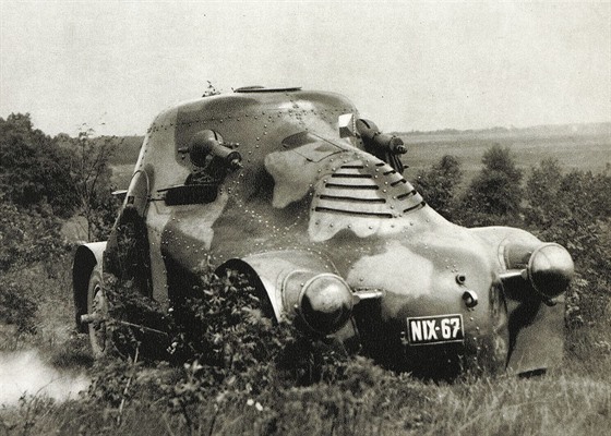 Československá armáda 1918 - 1939. Zajímavý obrněný automobil zvaný pro své...