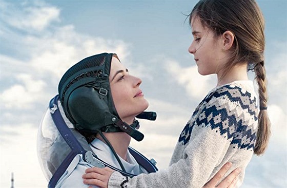 Eva Greenová a Zélie Boulantová ve filmu Proxima (2019)