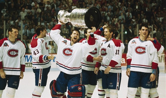 ROK 1993. Montreal Canadiens slaví Stanley Cup. Od té doby kanadské kluby...
