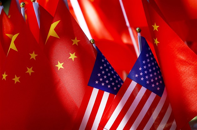USA stupňují tlak na Čínu, její firmy umožní stáhnout z amerických burz