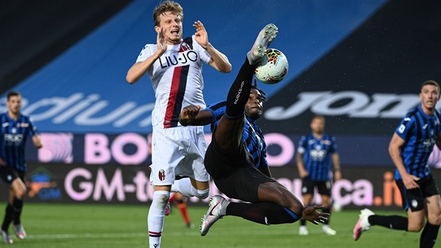 Ibrahimovic zařídil výhru AC Milán, Krejčí byl u porážky Boloni