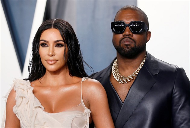 Kanye West dal Kardashianové k narozeninám hologram jejího zemřelého otce