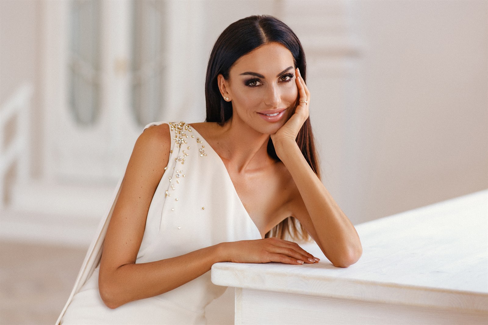 Venture into Emma Kuzi Nude's Realm of Taboo Joys