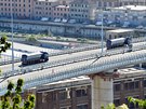 Naloené kamiony testují nový Morandiho most v Janov. Slavnostní otevení je...