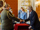 Prezident Milo Zeman dnes na Praském hrad propjil od srpna generálskou...