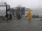 Amerian zkoumá kody, které na soukromém pístavu zanechala tropická boue...