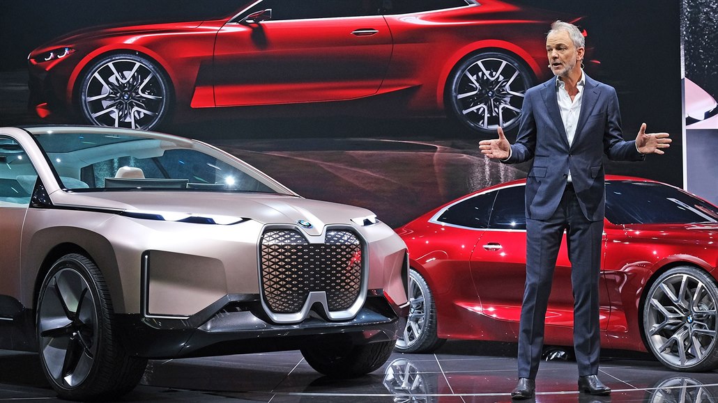 Adrian van Hooydonk při prezentaci nového modelu BMW řady 4. (10. září 2019)
