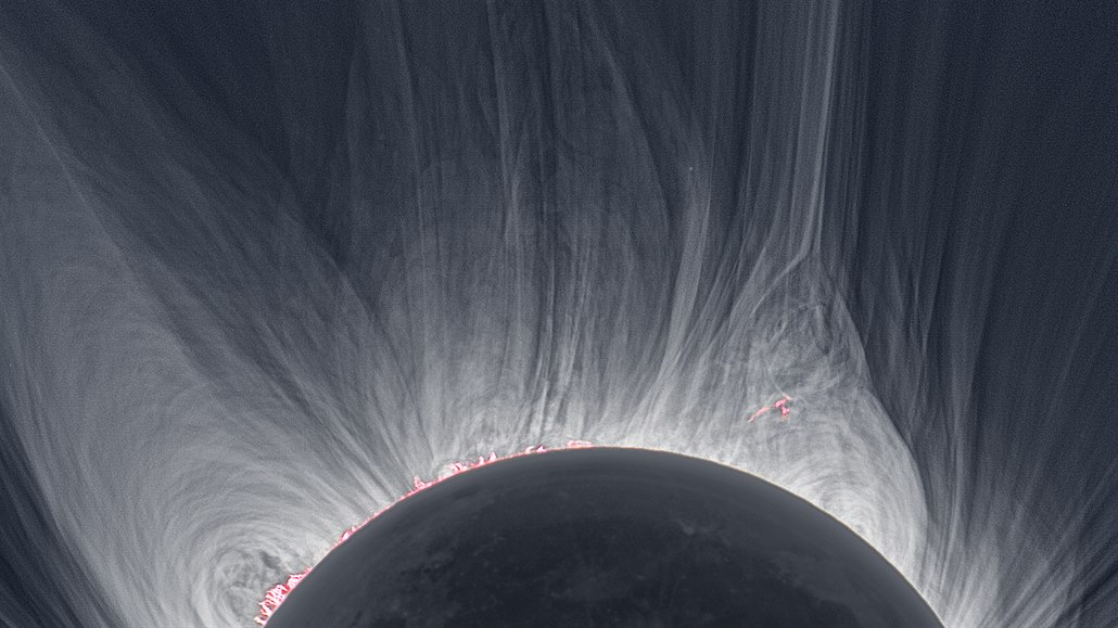 Koróna. Fotografie po�ízená b�hem zatm�ní Slunce v Mongolsku v roce 2008.