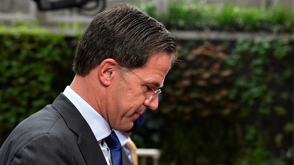 Nizozemský premiér Mark Rutte na summitu EU v Bruselu k rozpotu a obnov...