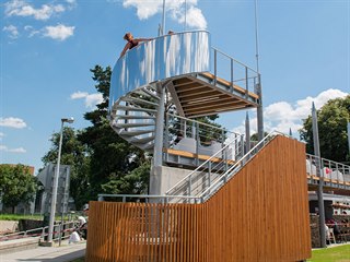 V přístavišti ve Spytihněvi mají turisté nové zázemí s vyhlídkou.