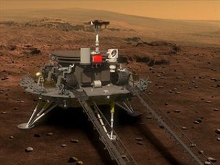 Čínská pojízdná laboratoř před rozbalením solárních panelů a sjetím z...
