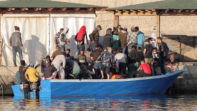 italský ostrov Lampedusa chce kvůli nebývale vysokému počtu připlouvajících migrantů vyhlásit stav nouze. (24. července 2020)