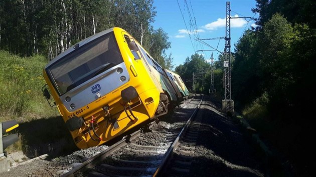 Na ndra Lzn Kynvart vykolejil motorov vlak. (22. ervence 2020)