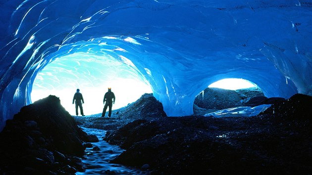 Jako speleolog Petr Zajíček navštívil podzemní prostory po celé Evropě a dostal se například do ledovcové jeskyně na Špicberkách.