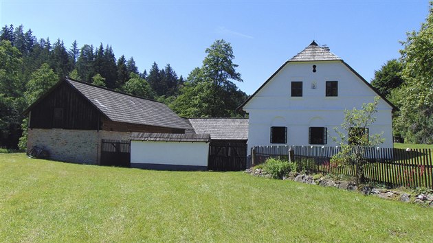 Špunti na vodě ukázali krásu lávek přes řeku Sázavu na Ledečsku - iDNES.cz