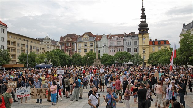 V Ostravě se konala demonstrace proti plošnému rozšíření protikoronavirových opatření, které se zúčastnily dva tisíce lidí. (20. července 2020)