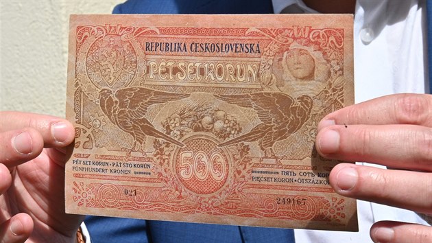 Ve velk� pad�latelsk� af��e z roku 1921 bylo pravd�podobn� vyrobeno 225.000...