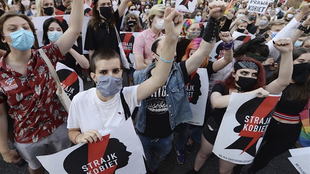 Lid v Polsku demonstrovali proti odmtnut Istanbulsk mluvy  (24. ervence 2020).