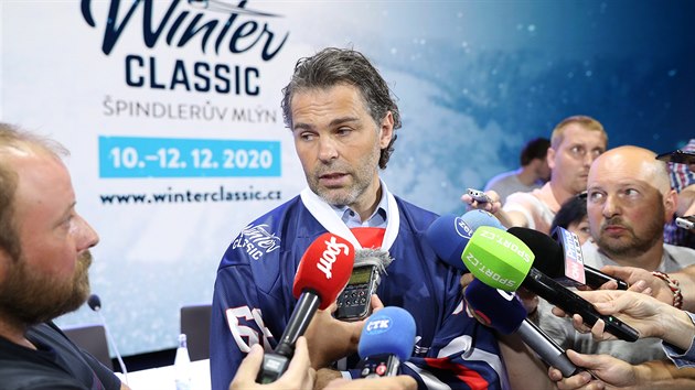 Jaromr Jgr na tiskovce k Winter Classic.