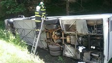 Na Slovensku se pevrátil autobus s dtmi. Pt lidí se zranilo. (20. ervence...