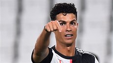 Cristiano Ronaldo a jeho gesto sm�rem ke spoluhrá��m z Juventusu Turín.