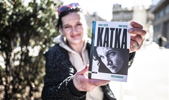 Katka s knihou o svém osudu od Michaela T�e�tíka