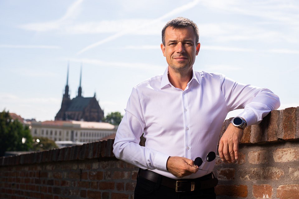 Kandidát Pirát� do Senátu, zakladatel strany Ji�í Kade�ávek