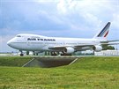 Boeing 747-228B