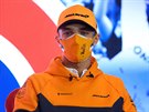 Lando Norris z McLarenu na tiskové konferenci na okruhu Silverstone