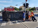 Nehoda dvou vozidel zkomplikovala ve tvrtek rno dopravu na Rokycansk td v...