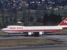 Boeing 747-257B