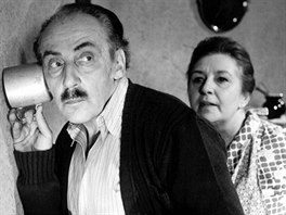 Milo� Kopecký a Stella Zázvorková v komedii Zítra to rozto�íme, drahou�ku...!...