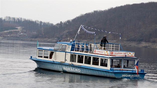 Daleick pehrada jako jedin v republice nabz celoron monost vyjdk vletn lodn dopravou. Kvli peerpvn vody ze spodn ndre Mohelno dochz na ndrch ke kolsn hladin, a proto nezamrzaj.