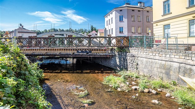 Královéhradecký kraj opravuje průtah Hostinným včetně historického mostu přes Čistou (15. 7. 2020).