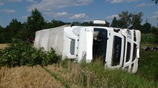 Nehoda dodávky, kamionu a dvou osobních aut u �astolovic na Rychnovsku. (29. 7....