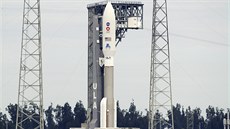 Nosi Atlas V 541 pipravený na ramp na mysu Canaveral s vozítkem Perseverance...