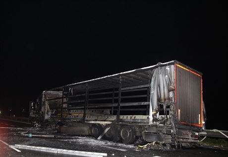 Kamion na D8 u Lovosic havaroval také v pondlí (2. srpna 2020)