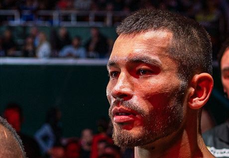 Uzbecký zápasník Makhmud Muradov eká, ne ho rozhodí pod organizací Oktagon...