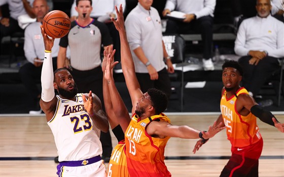 Lakers v NBA zdolali Utah a pojistili si vítězství v konferenci - iDNES.cz