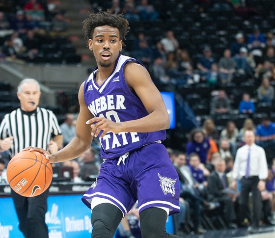 Jerrick Harding v dresu Weber State Wildcats.