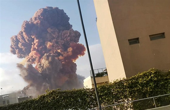 Libanonským hlavním městem Bejrútem v úterý odpoledne otřásly silné výbuchy....