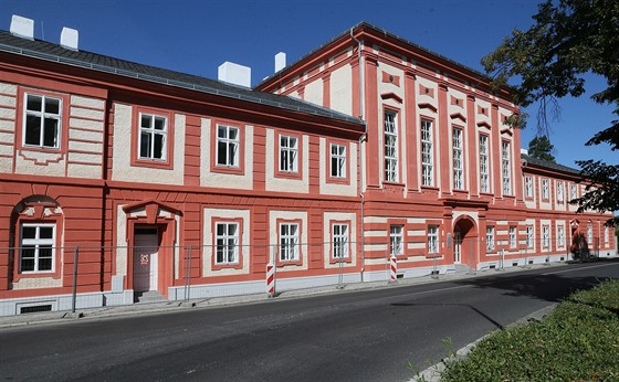 Rokokový palác si nechal v letech 1784 a 1787 postavit Kaspar Wieser, stavební podnikatel a provozovatel cihelen.