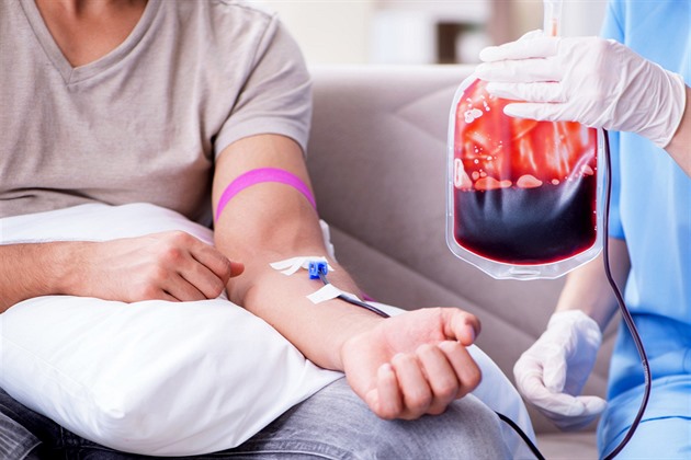 Rady, jak darovat krev. Nebuďte nalačno a těhotným vstup zakázán