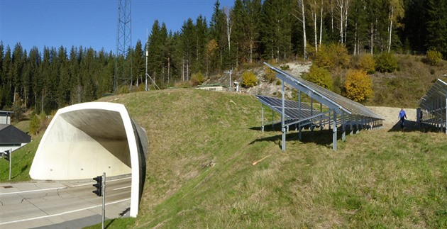 Rakušané vymýšlejí dálnici zastřešenou fotovoltaikou