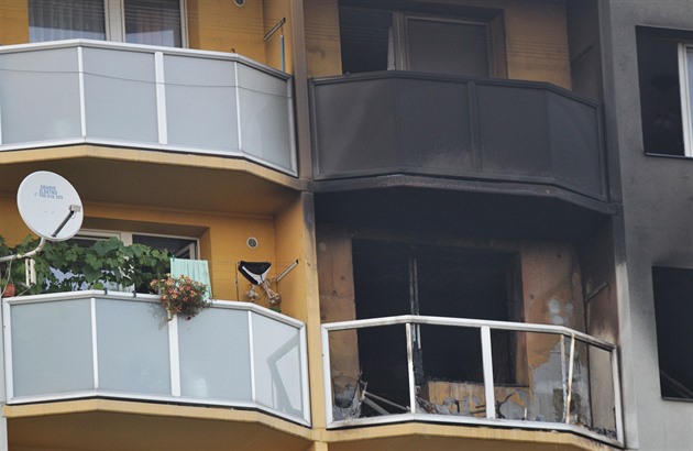 Poár panelového domu na ulici Mírová v Bohumín na Karvinsku, kde zahynulo 11...