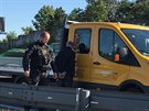 Policist zajistili ti odcizen vozidla na Barrandovskm most v Praze. (1....