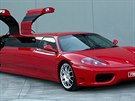 Ferrari 360 Modena prodlouené na partylimuzínu