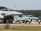 Britsk a nmeck pohotovostn sthaky Eurofighter na zkladn v litevskm...