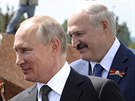 Ruský prezident Vladimir Putin spolu s bloruským prezidentem Alexandrem...