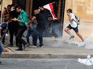Libanonci demonstrují v centru Bejrútu nkolik dní po masivním výbuchu. Policie...